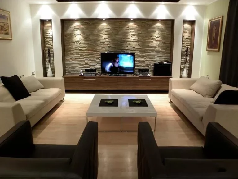 light around the TV screen
